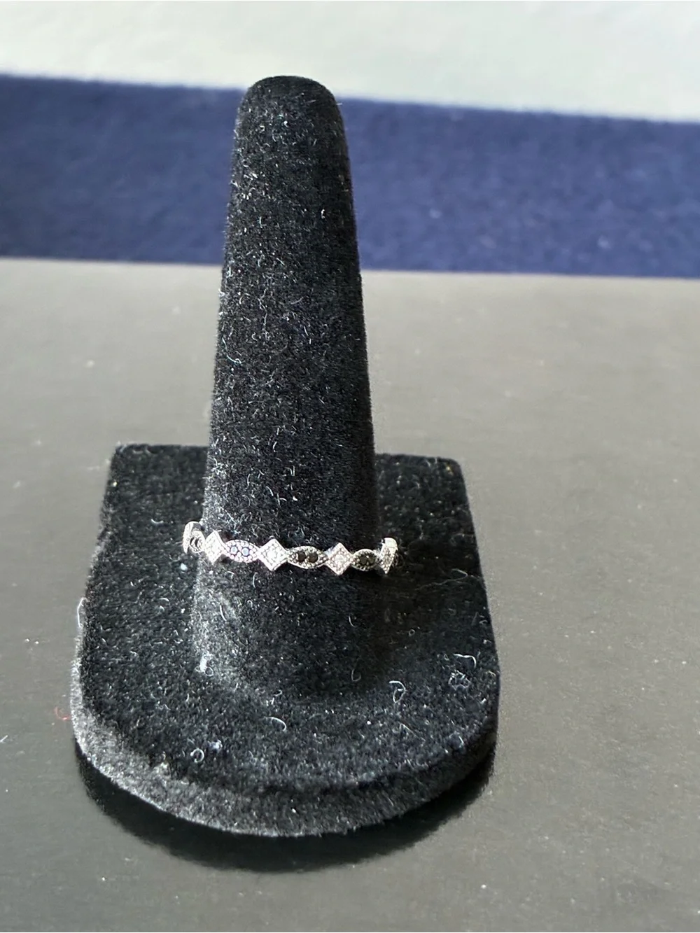 Sterling Silver Geometric Pattern Stackable Ring - Sz 8